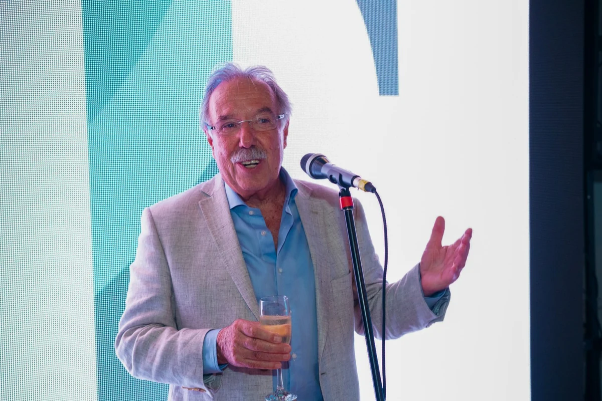 Discurso de apertura durante la inauguración de las oficinas