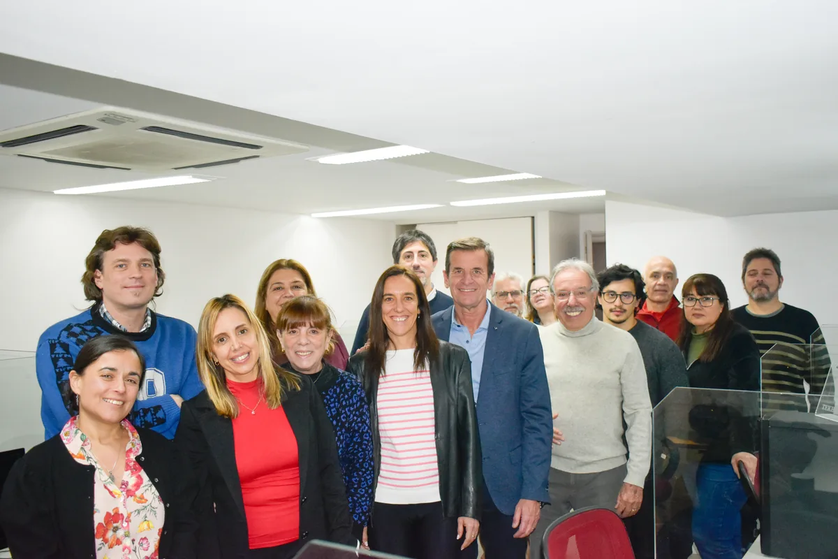 El equipo de Tekhne reunido en las oficinas
