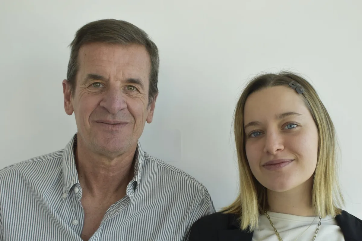 Dos integrantes del equipo de Tekhne